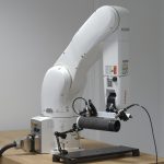 Roboterarm zur einseitigen Prüfung